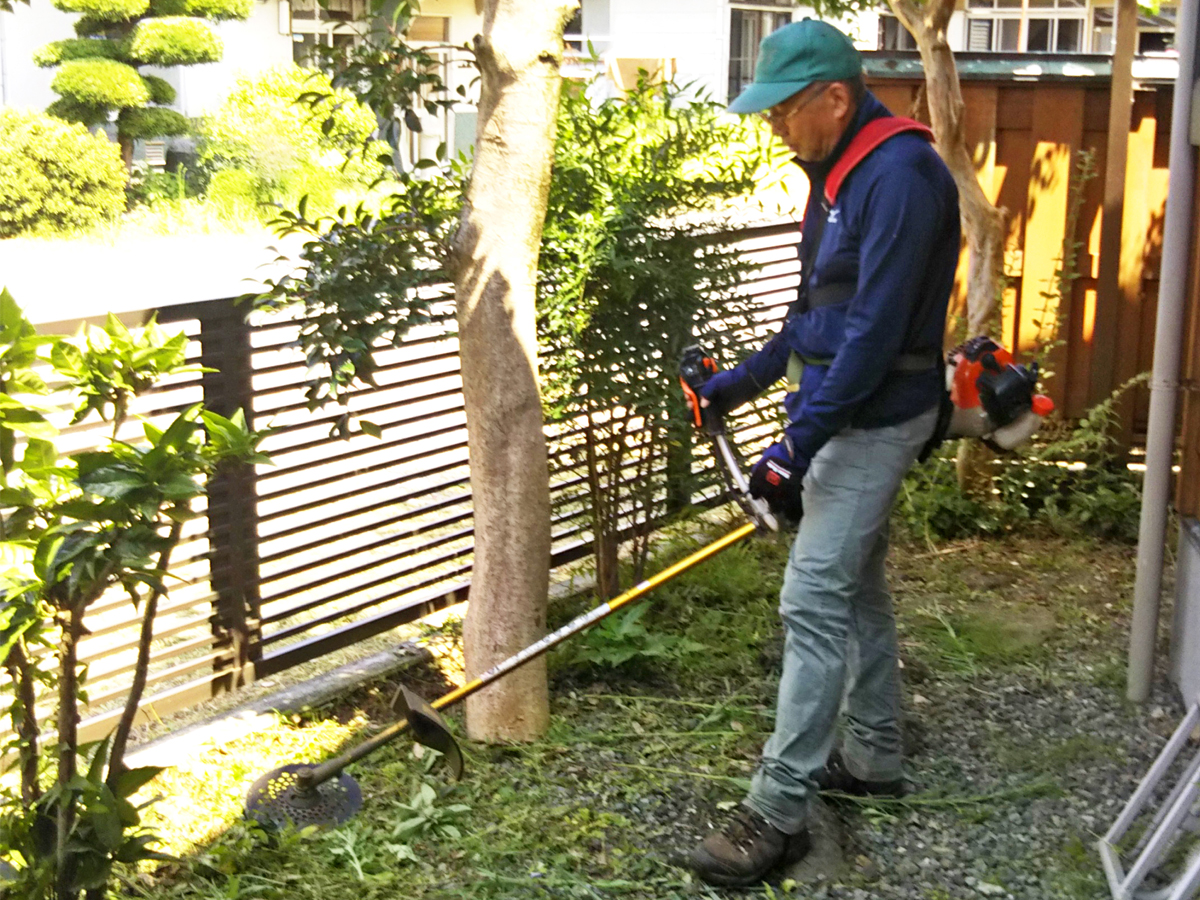 草刈、道具の手入れ